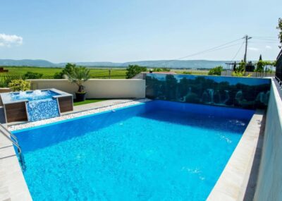 Luxury villa with private pool and jacuzzi - Hit Booker