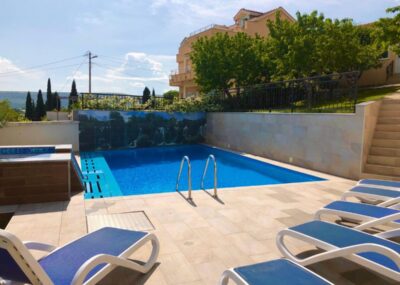 Luxury villa with private pool and jacuzzi - Hit Booker