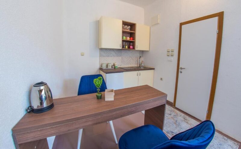 The Jewel of Mostar - Studio apartment Sapphire - Hit Booker - Dining area
