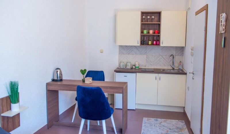 The Jewel of Mostar - Studio apartment Sapphire - Hit Booker - Dining area